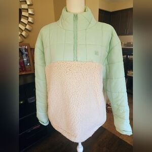 NWOT Ripcurl Anti Series Anoeta Mint Green and Cream Sherpa 1/2 Zipper Pullover